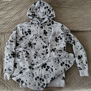 H&M Mickey Mouse Men's hoodie and sweatpants.